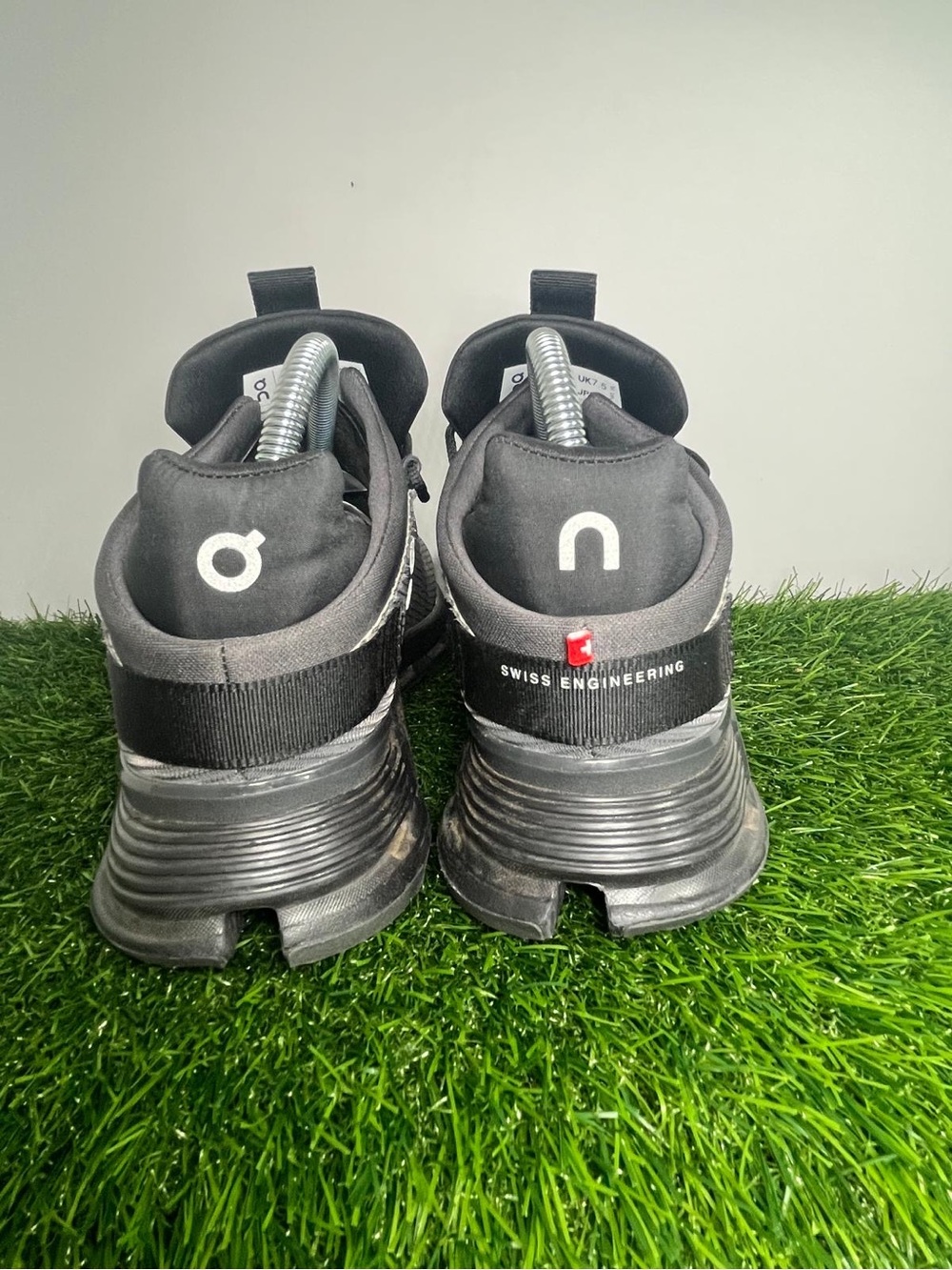 On Running Cloud X Black Gray Men’s Size 8 Athletic Running Shoes - Picture 4 of 8